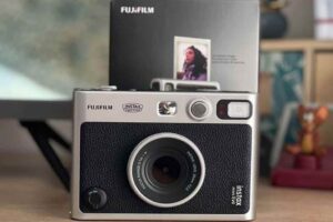 Read more about the article Lights, Camera, Print: Discover the Fascinating World of Instant Photography with the Fujifilm Instax Mini Evo