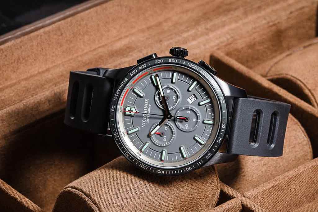 Read more about the article Effortless Sophistication: The Victorinox Swiss Army Men’s Alliance Sport Chrono Watch