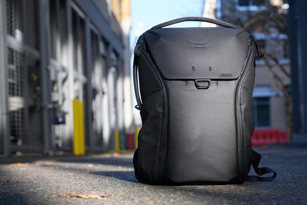 Read more about the article Peak Design Everyday Backpack V2 30L: A Versatile and Stylish Companion for the Modern Adventurer