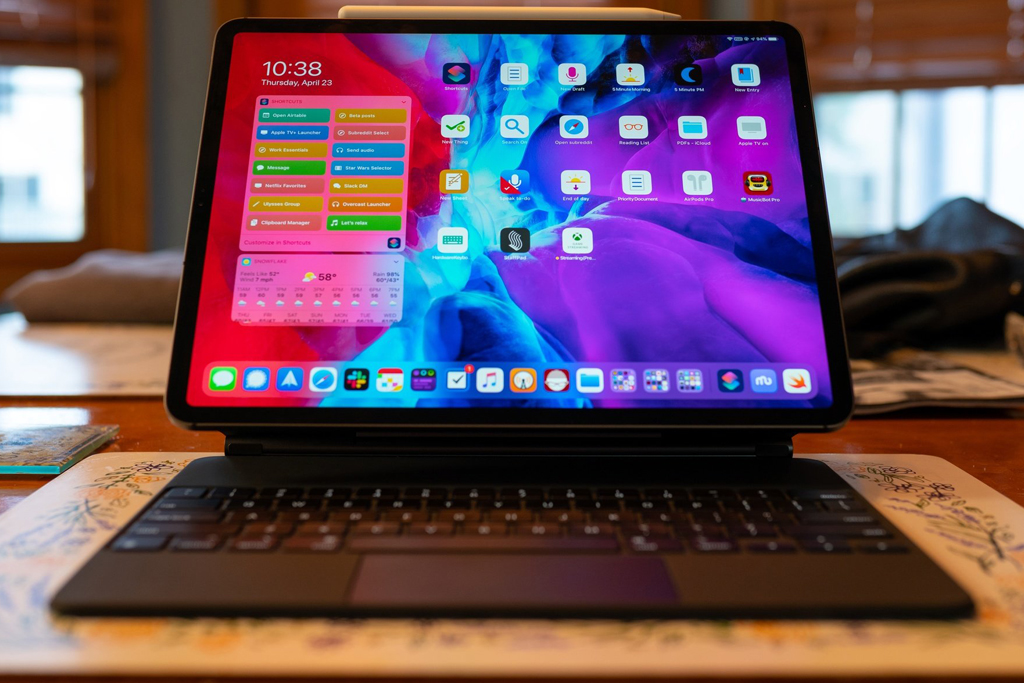 Read more about the article Unveiling the Powerhouse: iPad Pro 12.9 Review